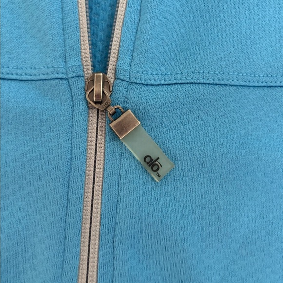 ALO Men’s Coolfit Blue Zip Up Jacket Size Medium - Picture 3 of 4
